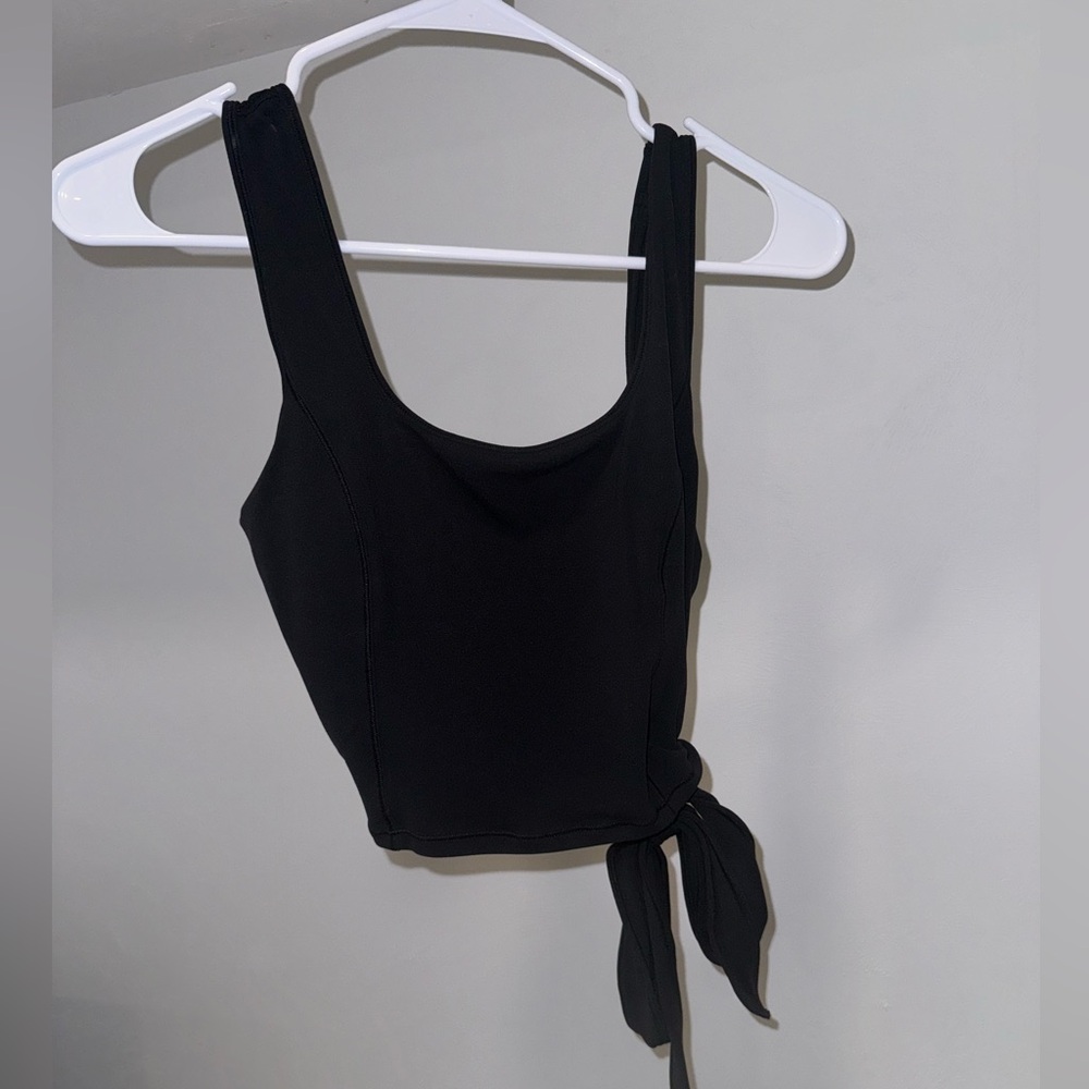 Lululemon cropped tank with tie